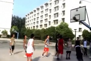 重溫08年野球場(chǎng)舊影！那時(shí)候走步或打手 不需別人喊自己就主動(dòng)