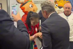 韓國女球迷遭種族辱罵，墨西哥官方致歉贈球衣