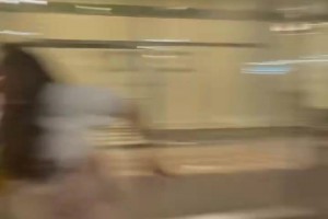 尼克斯紳士橫掃馬刺奪冠，在紐約街頭的球迷瘋狂慶祝！