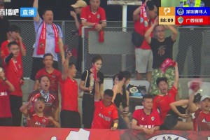 吸睛！中甲廣西恒宸破門后鏡頭給到廣西球迷看臺高顏值小姐姐們
