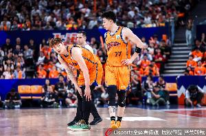 張鎮(zhèn)麟稱贊王哲林：不獨占功勞，關(guān)鍵時刻挺身而出，無愧隊長之稱