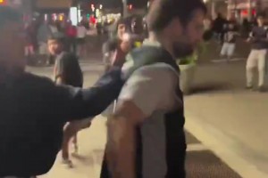 當(dāng)你敢穿一件馬刺球衣走在紐約街頭，那你就慘了……