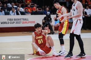 NBA球星楊瀚森13分鐘內(nèi)5投3中，得9分7籃板4次犯規(guī)，6罰3中且空籃不中