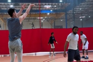 郭昊文出征NBA夏季聯(lián)賽：洛杉磯最后一日，薩克拉門托待續(xù)征程