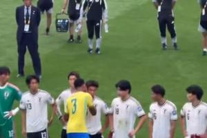 反擊！加布賽后特別走向鹽貝健，低聲對(duì)他說“小男孩”進(jìn)行嘲諷