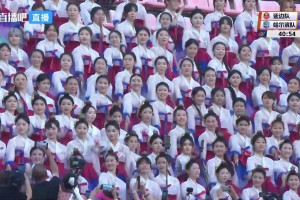 名不虛傳?！東北超延邊隊(duì)火出圈的“明太魚啦啦隊(duì)”在看臺舞蹈