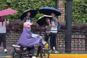馬路對面偶遇歐文，你敢相信？