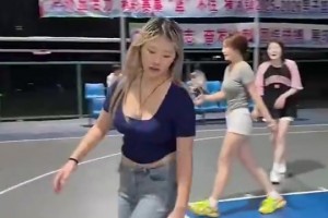 小姐姐球局！能不能加一個，我也不太會打！