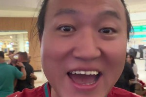 王濤：我這邊現(xiàn)場啊，梅西球迷和C羅球迷對罵起來了