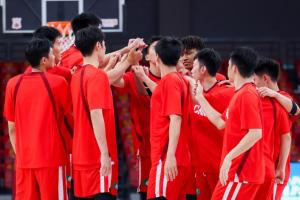 直播吧：男籃21日熱身賽迎戰(zhàn)年輕澳大利亞隊，超新星領銜