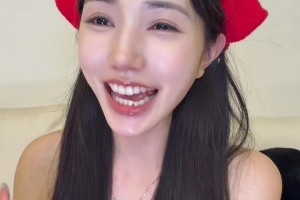 世界杯被淘汰后韓國美女球迷反應(yīng)：洪明甫你游回來