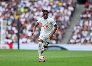 羅馬諾：烏多吉不可能離開發(fā)熱刺，他是德澤爾比隊內的關鍵球員