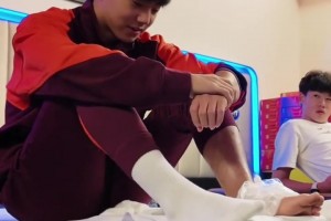萬項小時候個性簽名：“我想踢出世界杯”