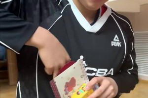 WCBA球員們收到紅包be like