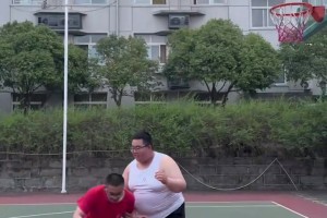 打籃球嗎？這把我選盾山??！